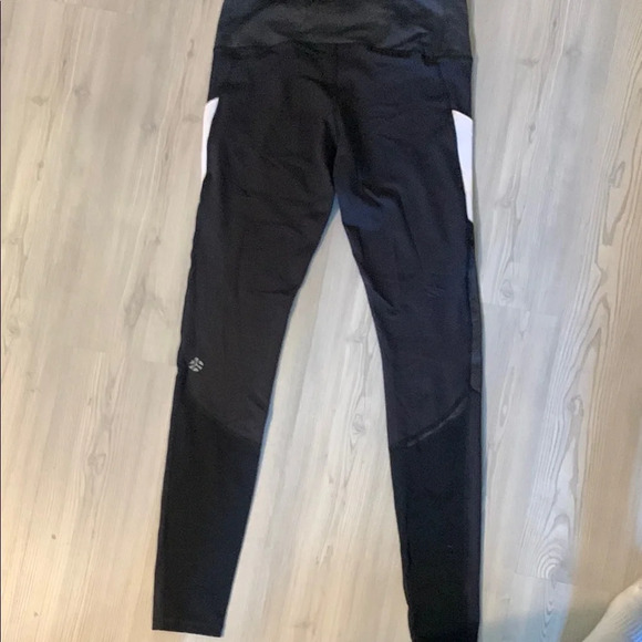 Just Live Black and Gray Leggings - Picture 3 of 5